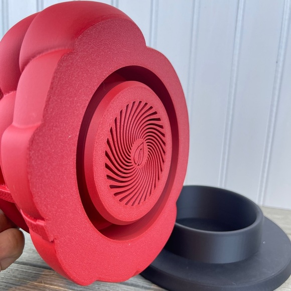 Quirky Puffy Jacket Planter Pot, Inflated Jacket Flower Pot, Indoor Planter Pot - Picture 5 of 9